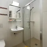 Damroka Bed & Breakfast 4*