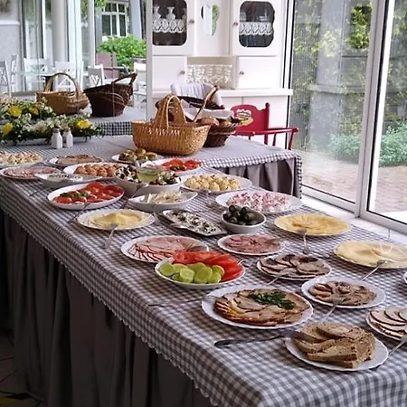 Frühstückspension Damroka 4*