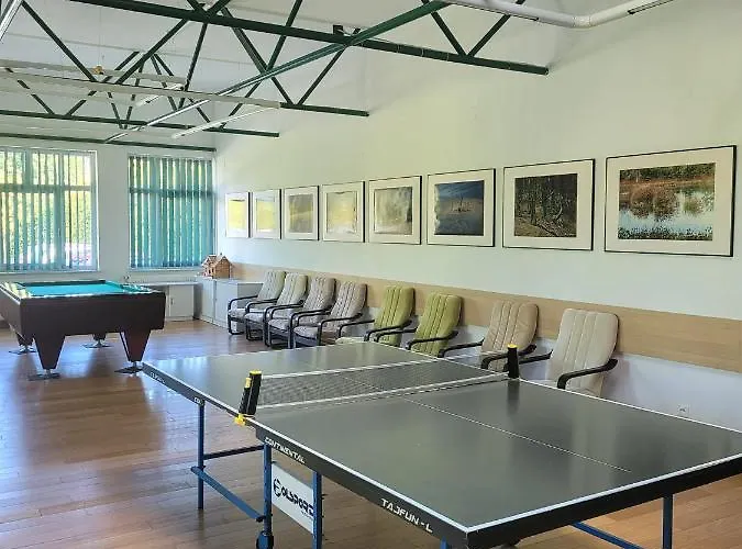 לינה וארוחת בוקר Damroka 4*